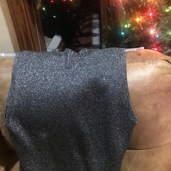INVESTMENTS LADIES SEQUIN DARK SILVER SLEEVELESS TOP SIZE L - Picture 6 of 7